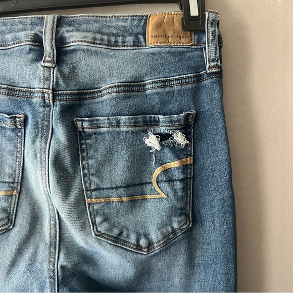 American Eagle Distressed Super High Rise Jeggings Size 4 - Picture 6 of 8